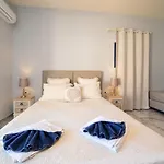 Aloe Studios, Waterfront Apartament *