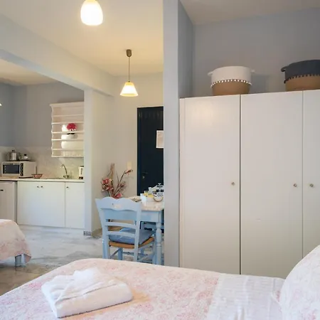 Aloe Studios, Waterfront Daire Karavádhos