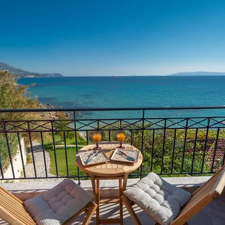 Daire Aloe Studios, Waterfront Karavádhos