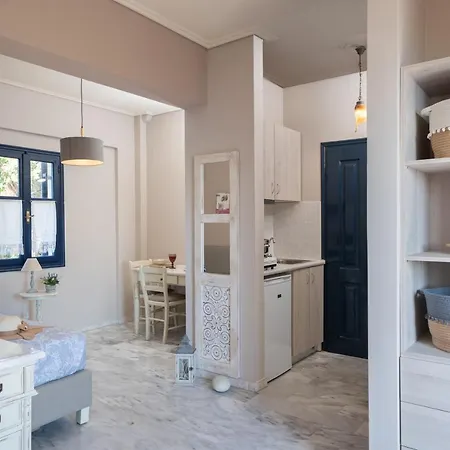 Aloe Studios, Waterfront Apartment Karavádhos