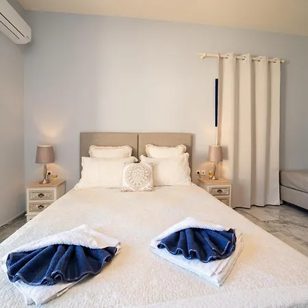 Aloe Studios, Waterfront Apartment *