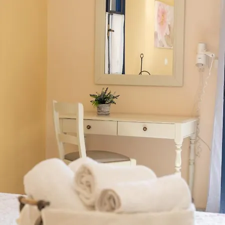 Aloe Studios, Waterfront Apartment *