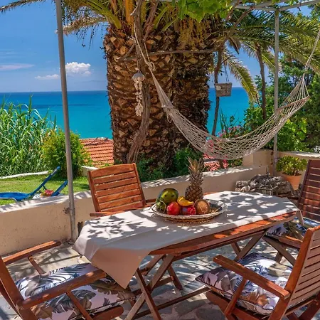 Aloe Studios, Waterfront Daire Karavádhos