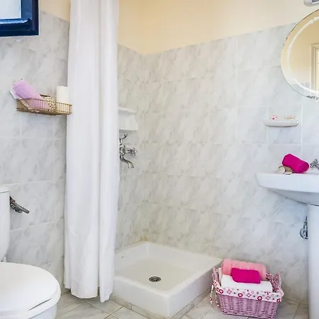 Aloe Studios, Waterfront Daire