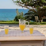 Aloe Studios, Waterfront Daire *