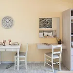 Daire Aloe Studios, Waterfront Karavádhos